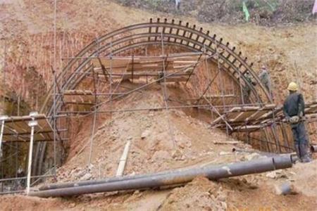 柳北钢花管锚杆施工